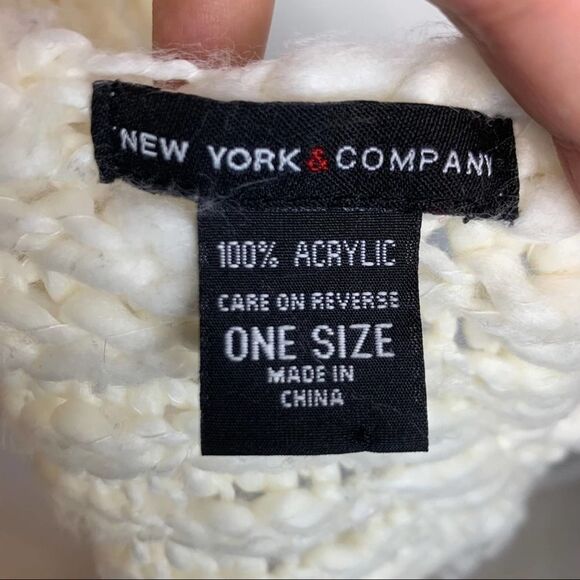 New York & Company Solid White Cream Chunky Knitted Long Scarf with fringe - Picture 6 of 7